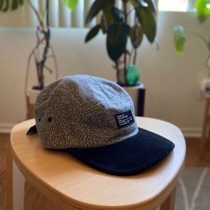 Publish hat grey